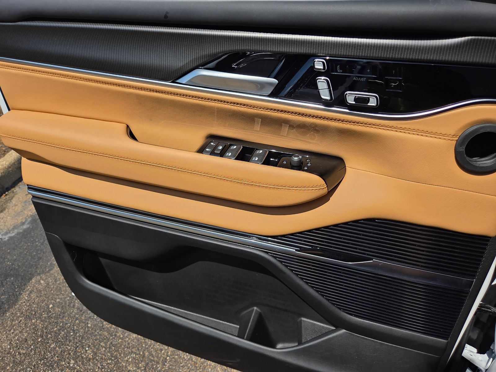 New 2026 Jeep Grand Wagoneer L Summit AWD/4WD image 18