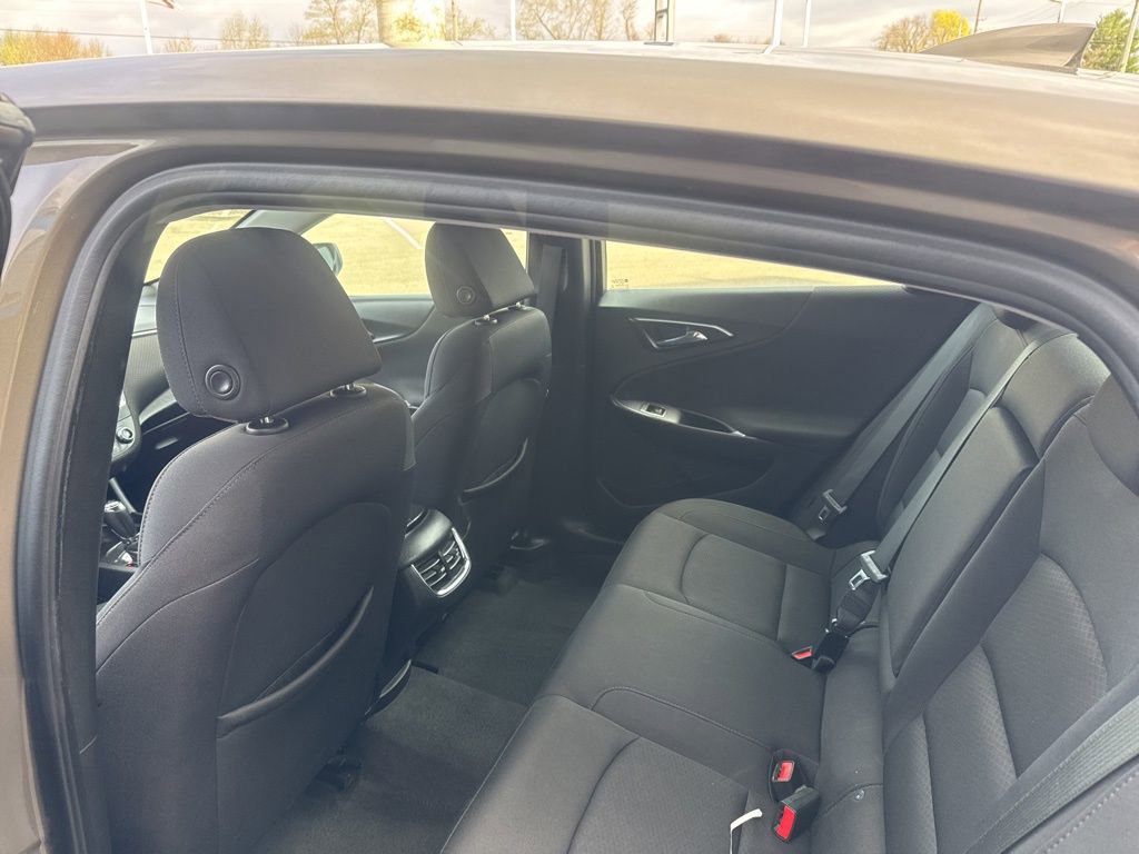 Used 2020 Chevrolet Malibu LT image 34