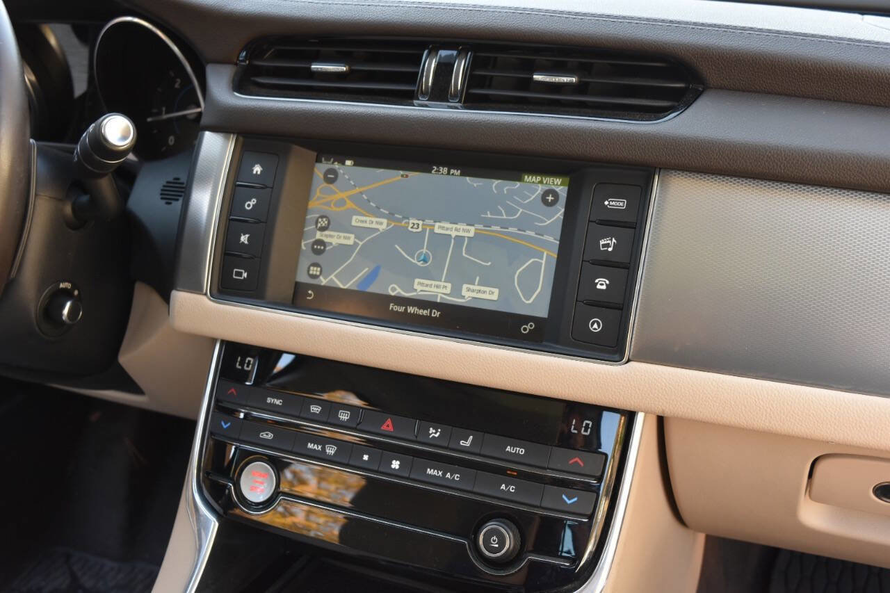 Used 2017 Jaguar XF Premium image 58