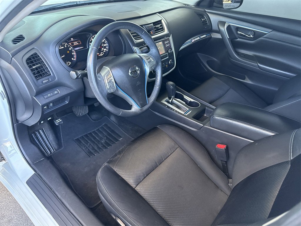 Used 2017 Nissan Altima 2.5 SR w/ Midnight Edition Package image 11