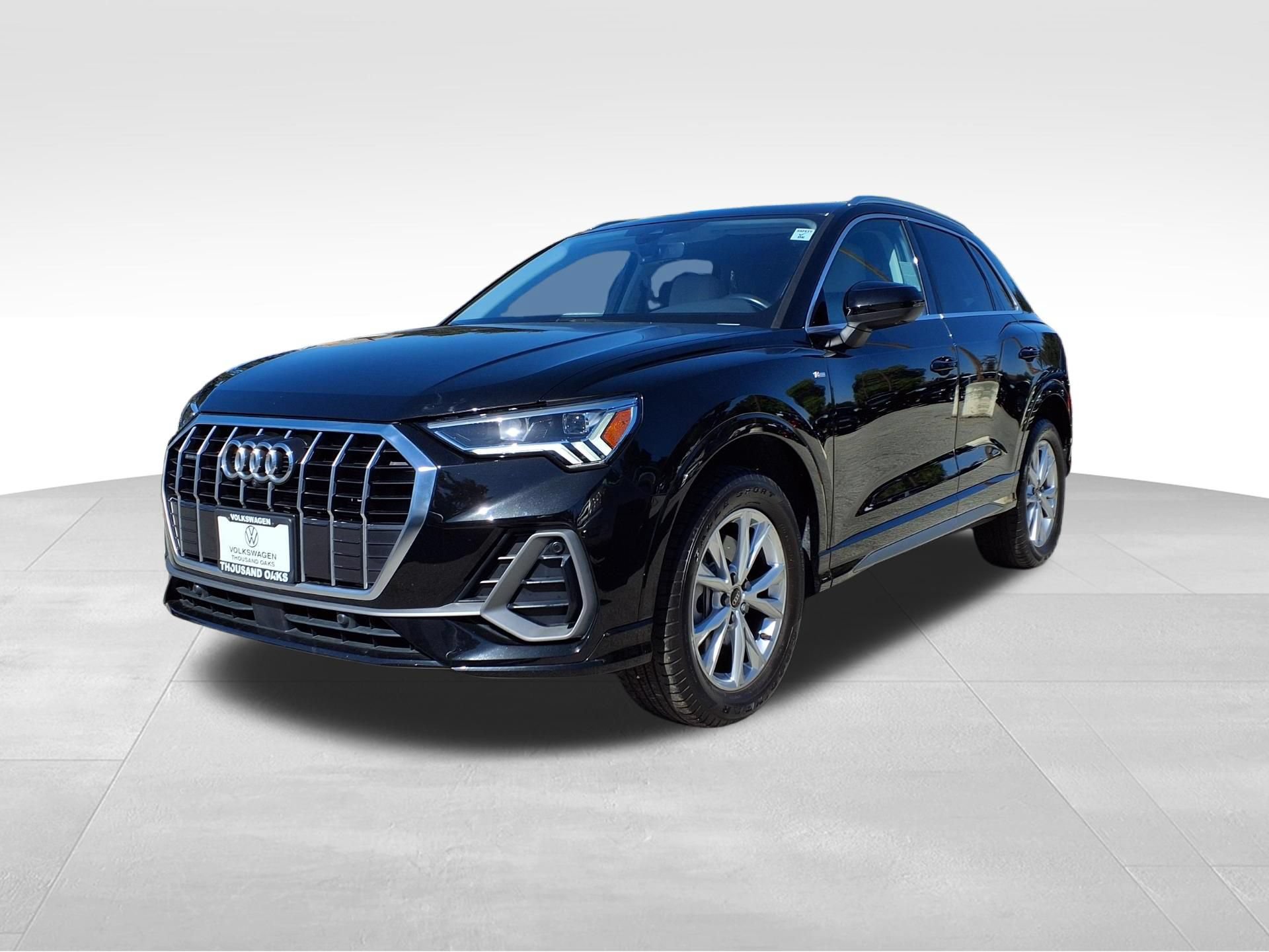 Used 2024 Audi Q3 2.0T Premium Plus w/ Premium Plus Package AWD/4WD image 1