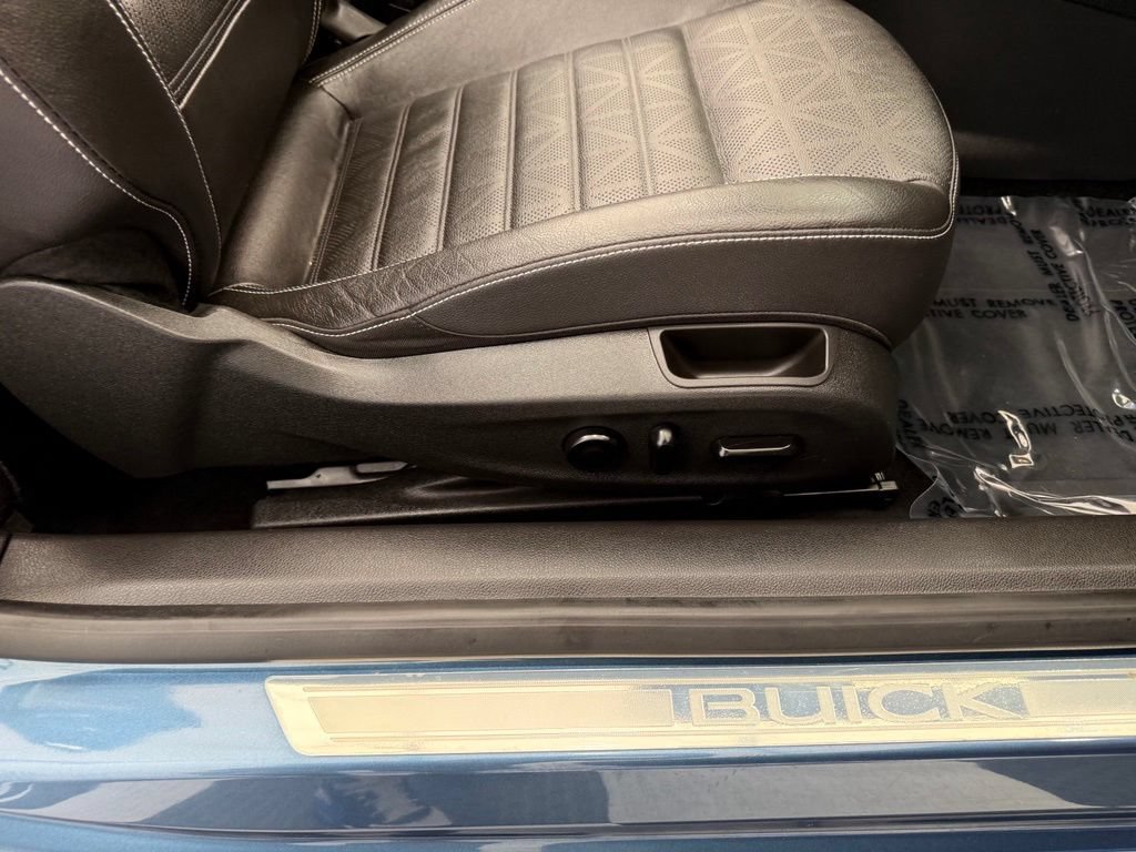Used 2016 Buick Cascada FWD image 19