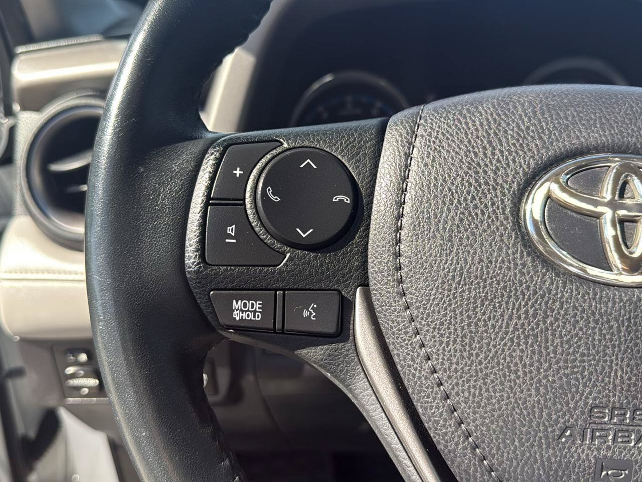 Used 2018 Toyota RAV4 Platinum FWD image 17