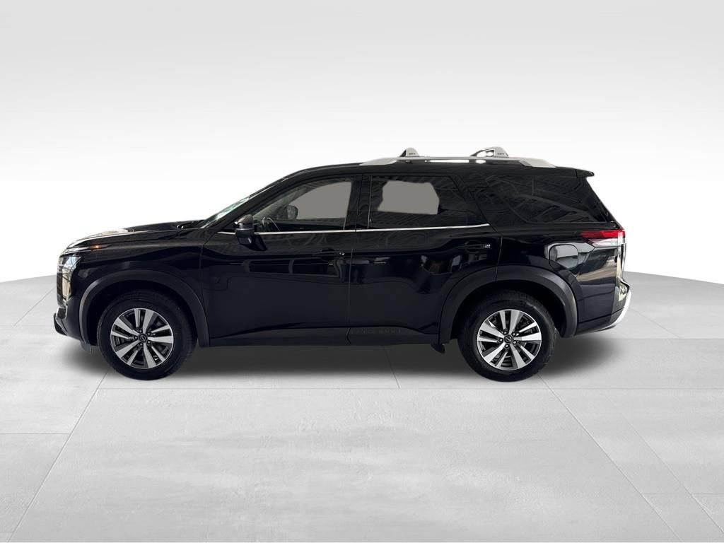 Used 2023 Nissan Pathfinder SL AWD/4WD image 2