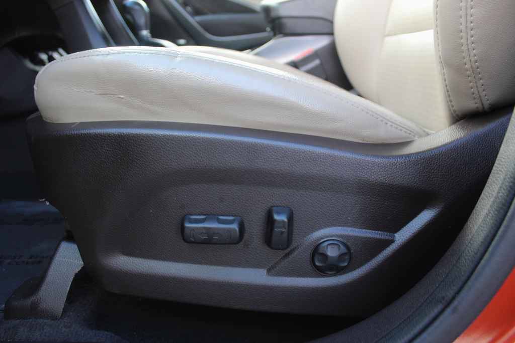 Used 2013 Hyundai Santa Fe Sport w/ Technology Pkg AWD/4WD image 25