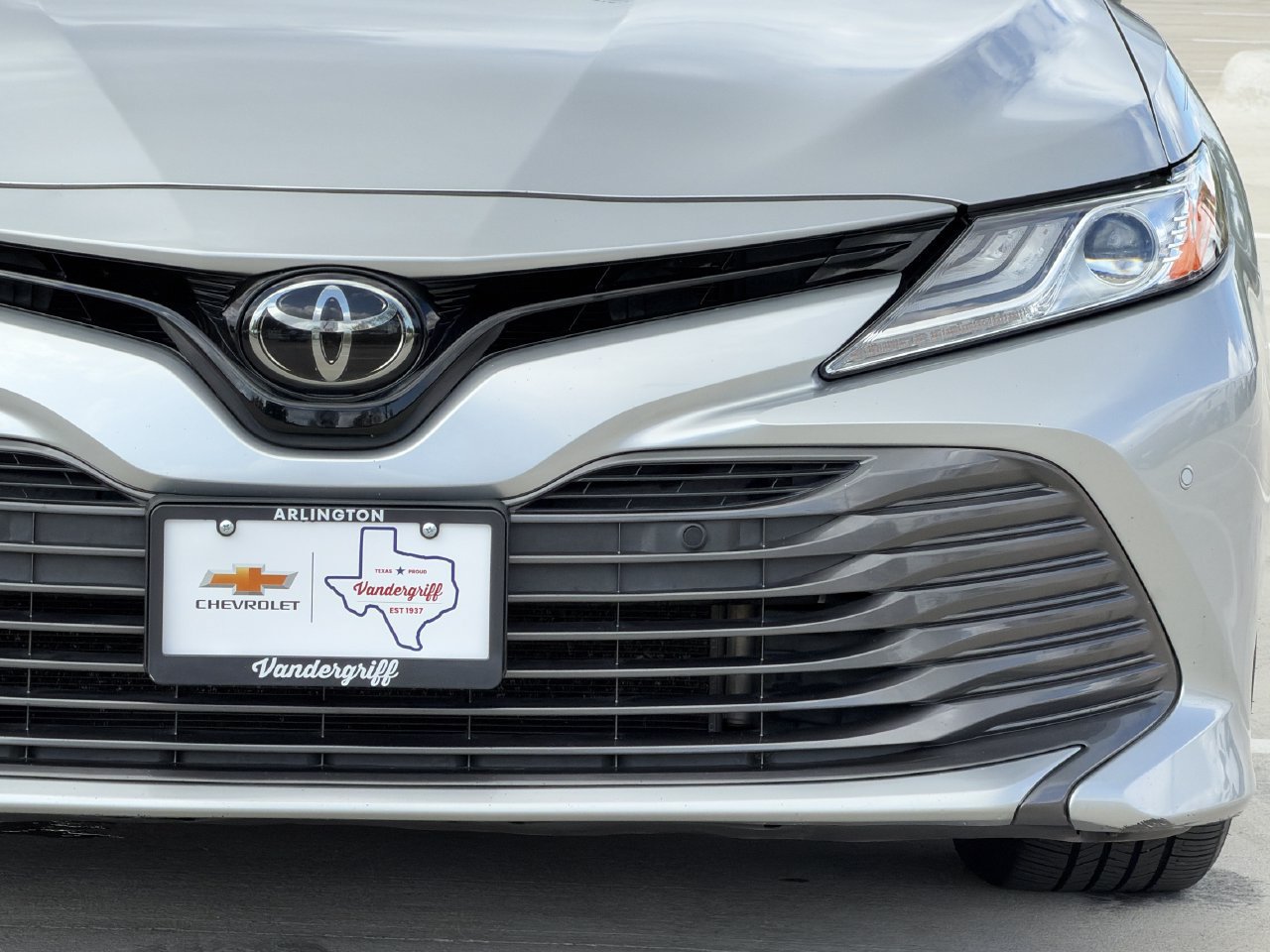 Used 2018 Toyota Camry XLE FWD image 9