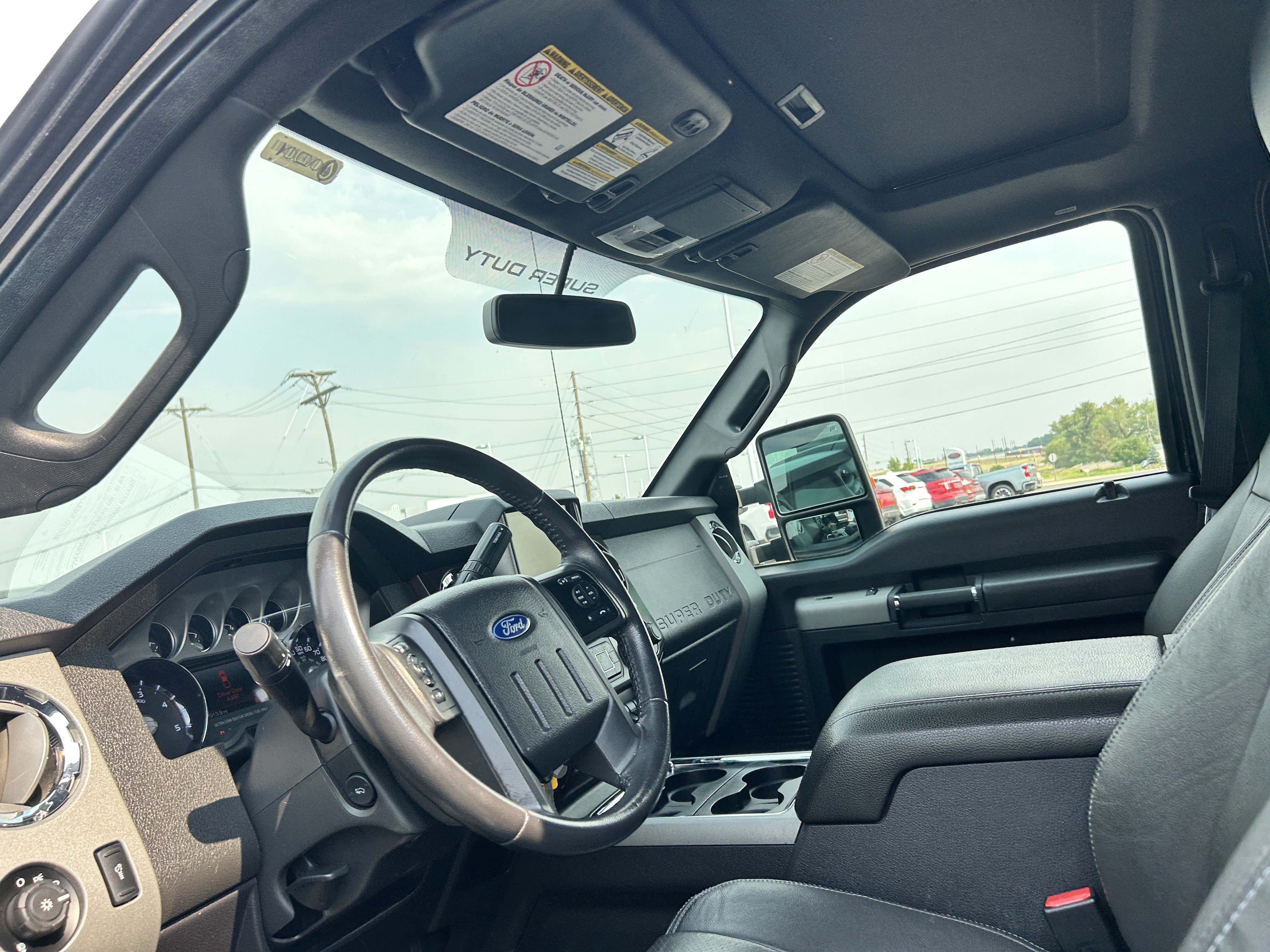 Used 2016 Ford F250 Lariat w/ Lariat Ultimate Package AWD/4WD image 9