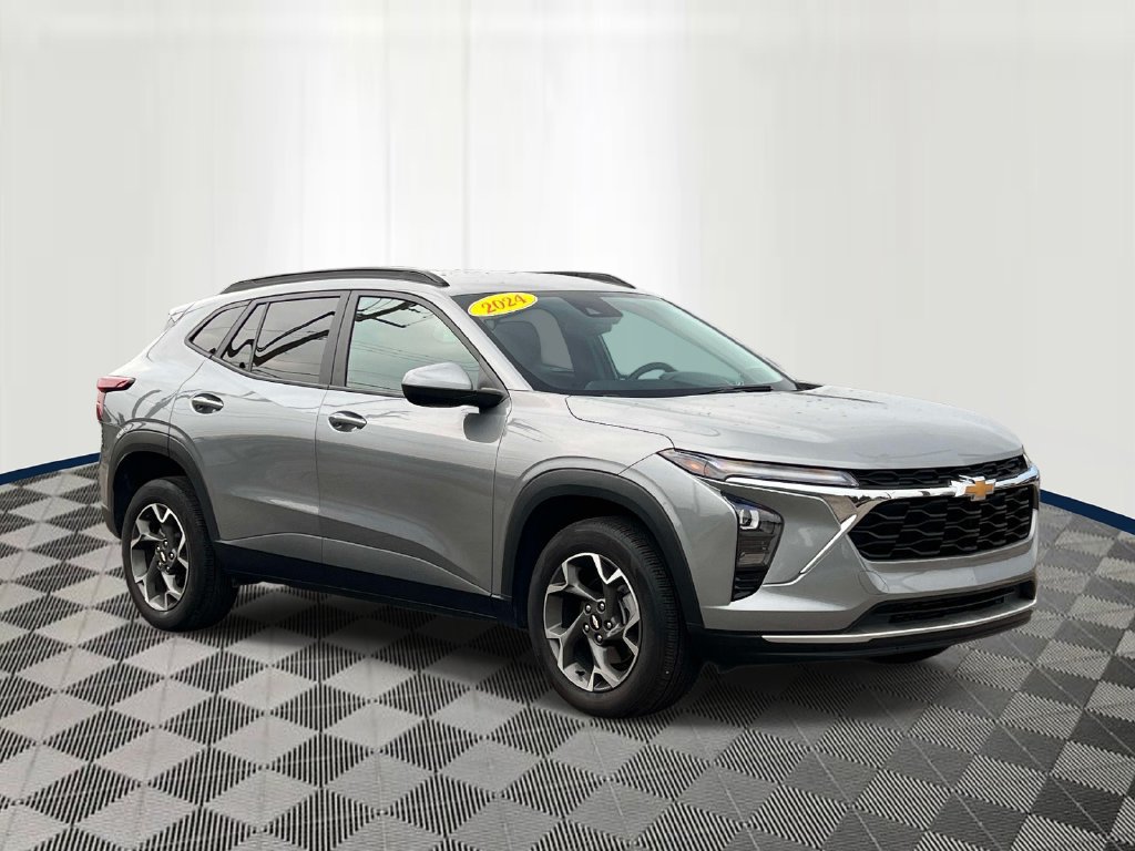 Used 2024 Chevrolet Trax LT w/ Driver Confidence Package FWD image 6