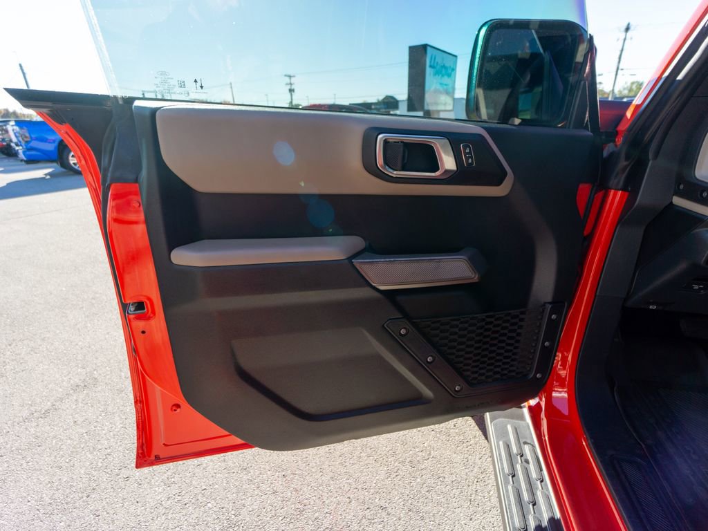 Used 2023 Ford Bronco Wildtrak image 17