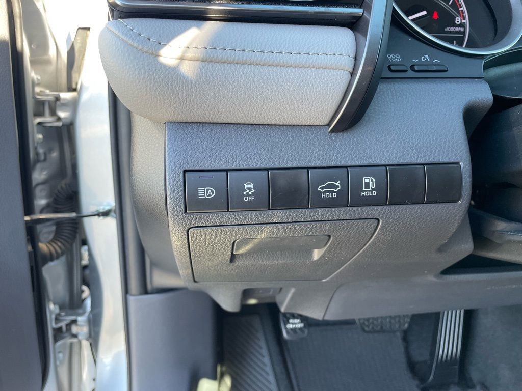 Used 2024 Toyota Camry LE image 12