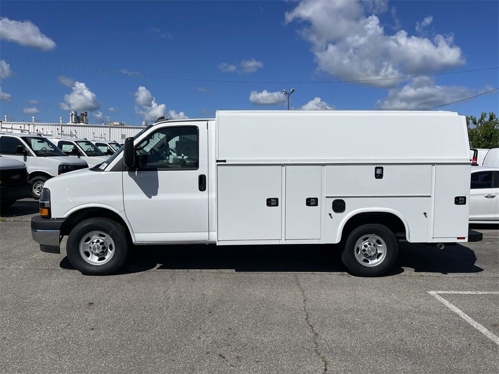 New 2025 Chevrolet Express 3500 w/ Power Convenience Package image 3