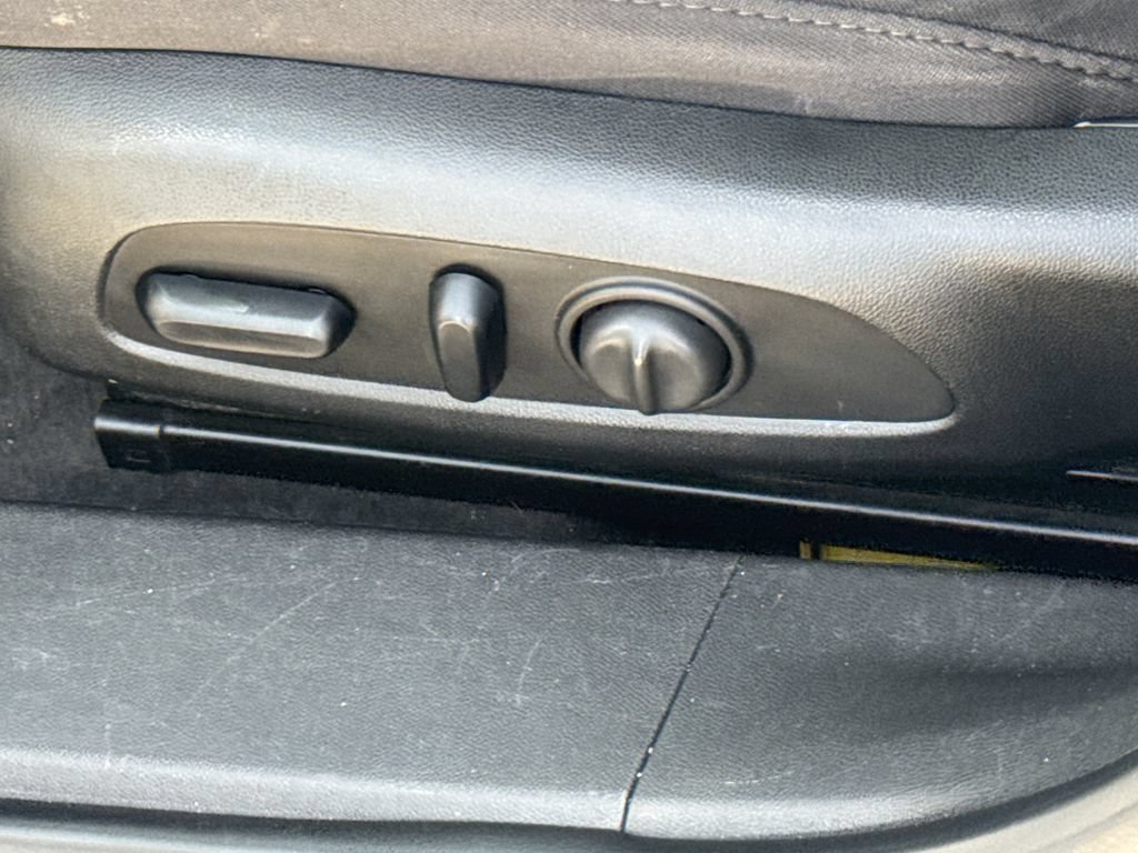 Used 2018 Chevrolet Malibu LT FWD image 23