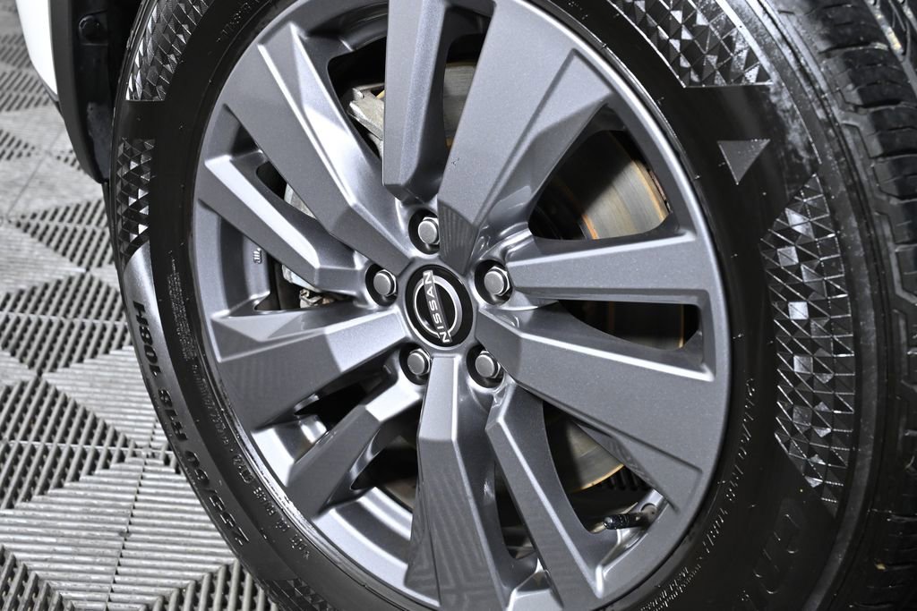 Used 2025 Nissan Pathfinder SV image 31