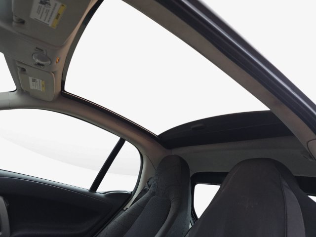 Used 2015 smart fortwo electric drive RWD image 24