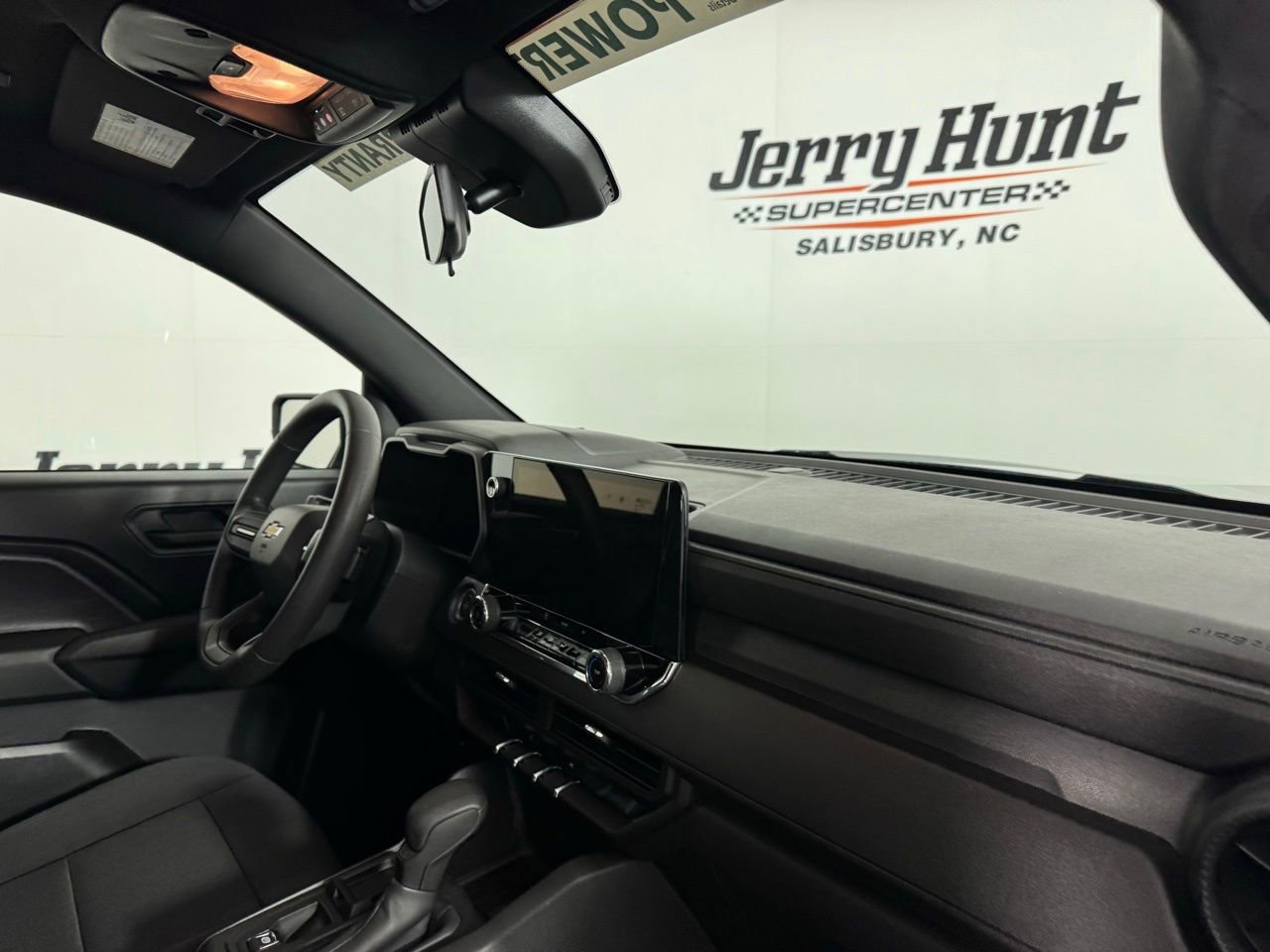 Used 2024 Chevrolet Colorado W/T image 30