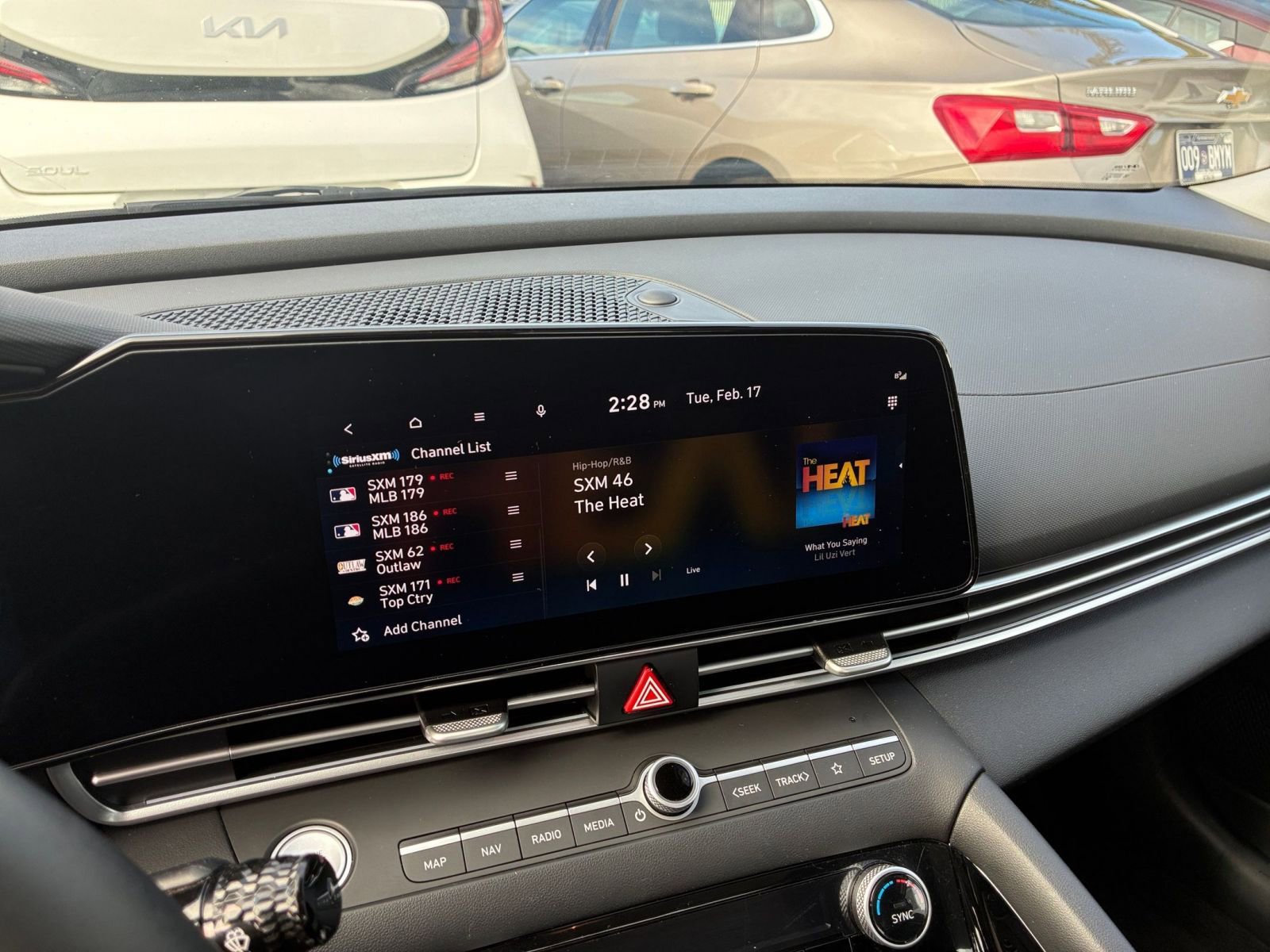 Used 2025 Hyundai Elantra Limited FWD image 21