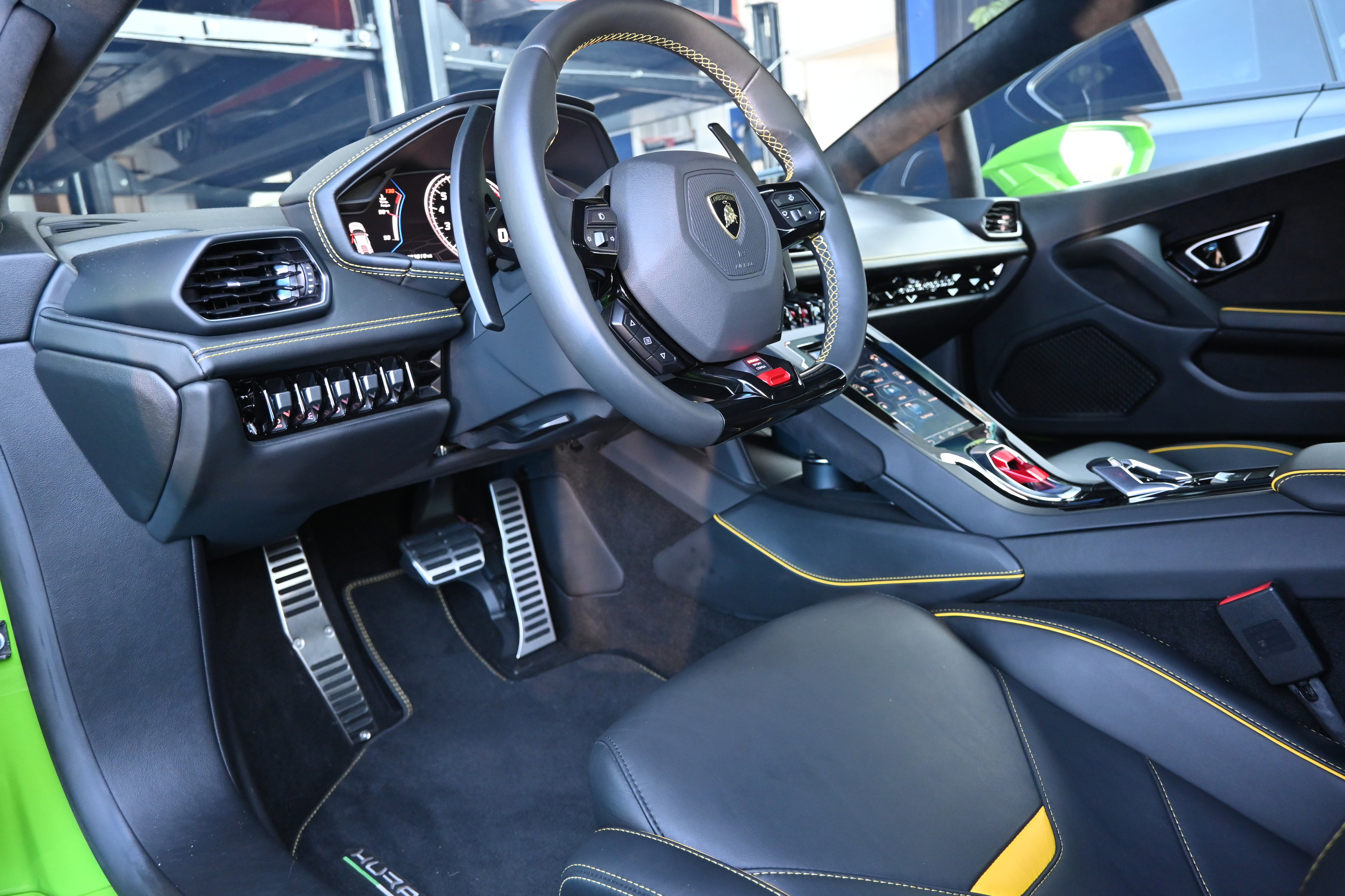 Used 2021 Lamborghini Huracan EVO RWD image 76
