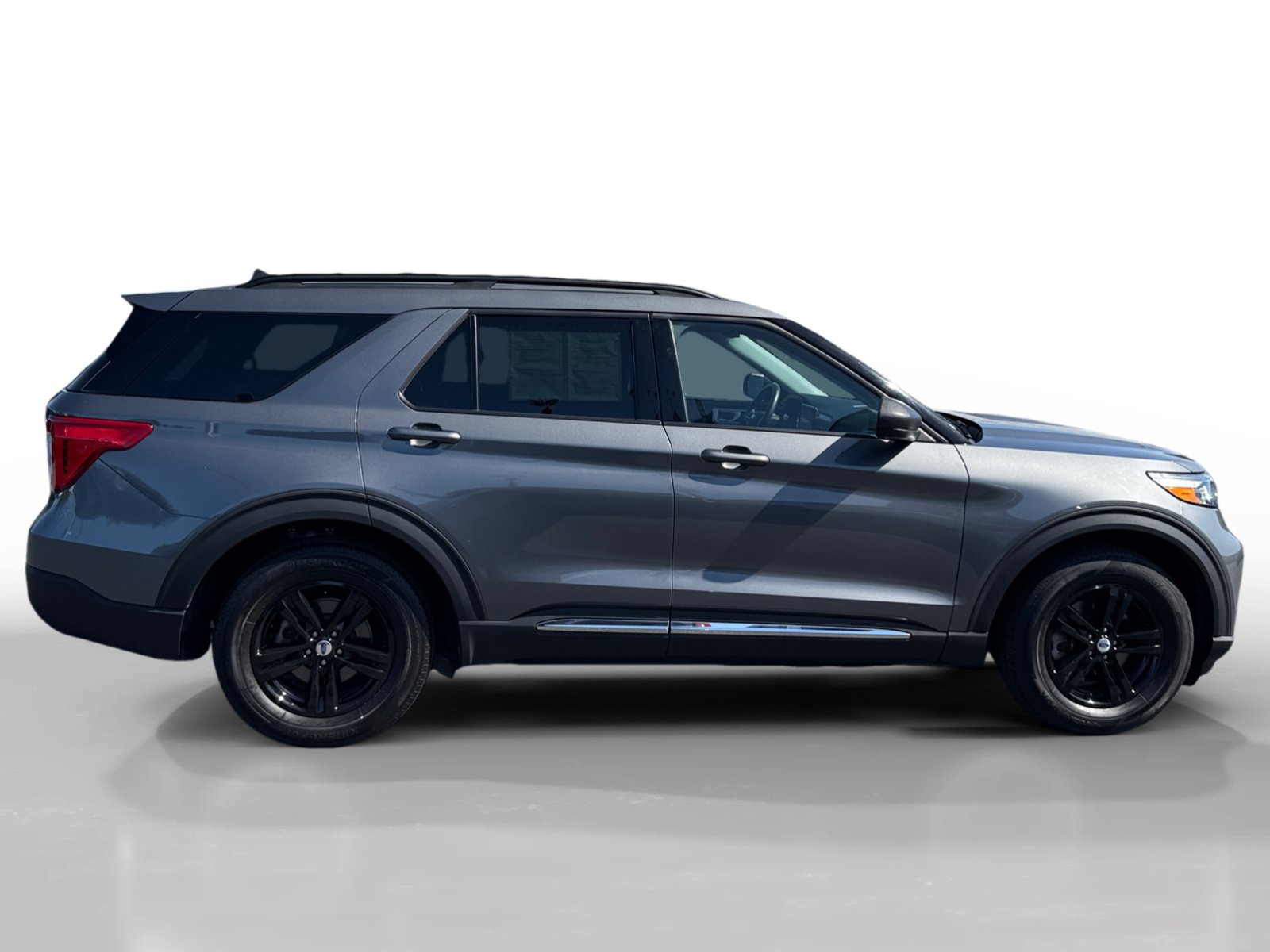 Certified 2023 Ford Explorer XLT w/ Equipment Group 202A RWD image 6