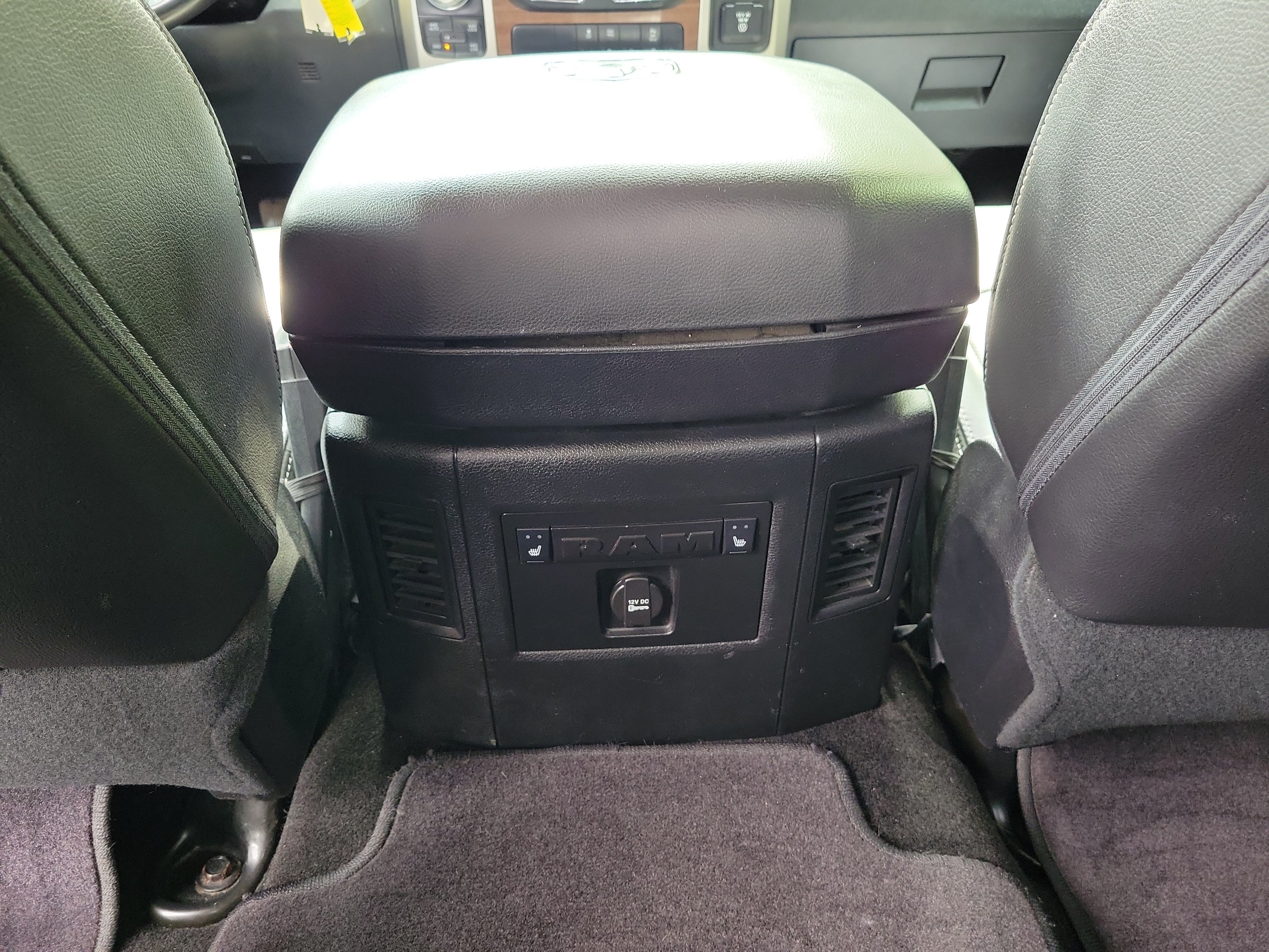 Used 2016 RAM 1500 Laramie AWD/4WD image 11