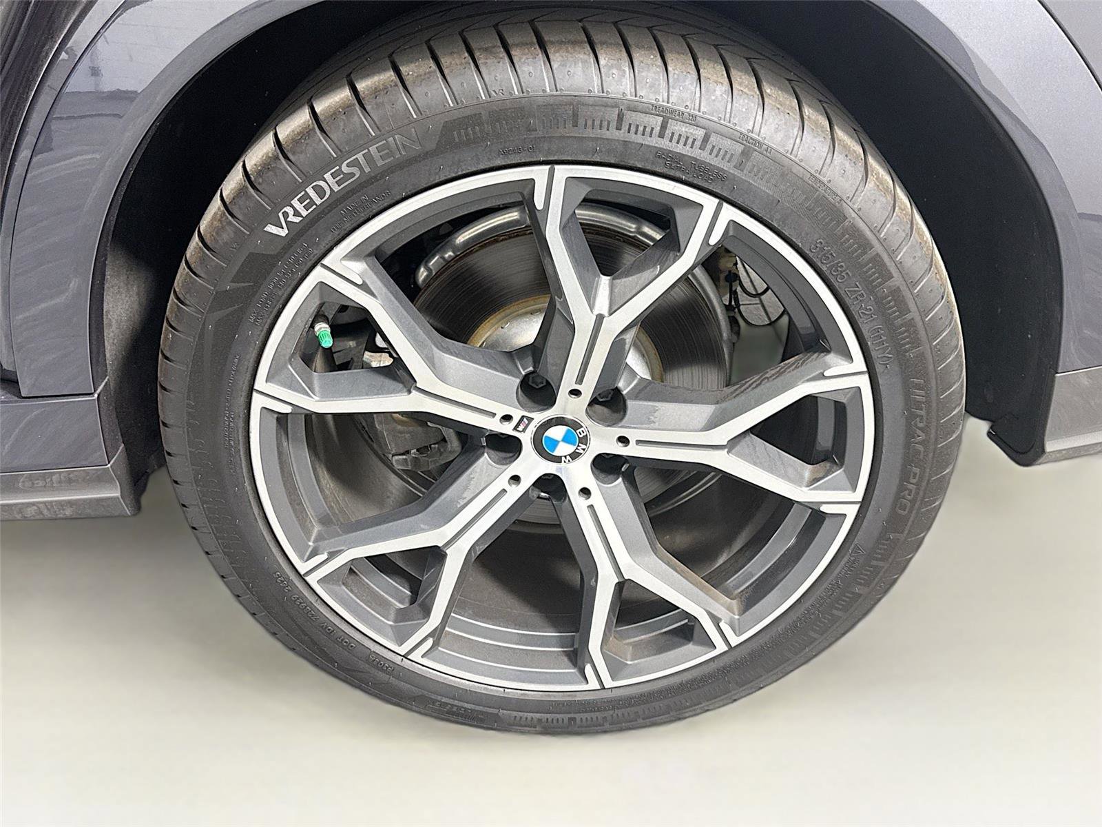 Used 2020 BMW X6 xDrive40i w/ M Sport Package image 35