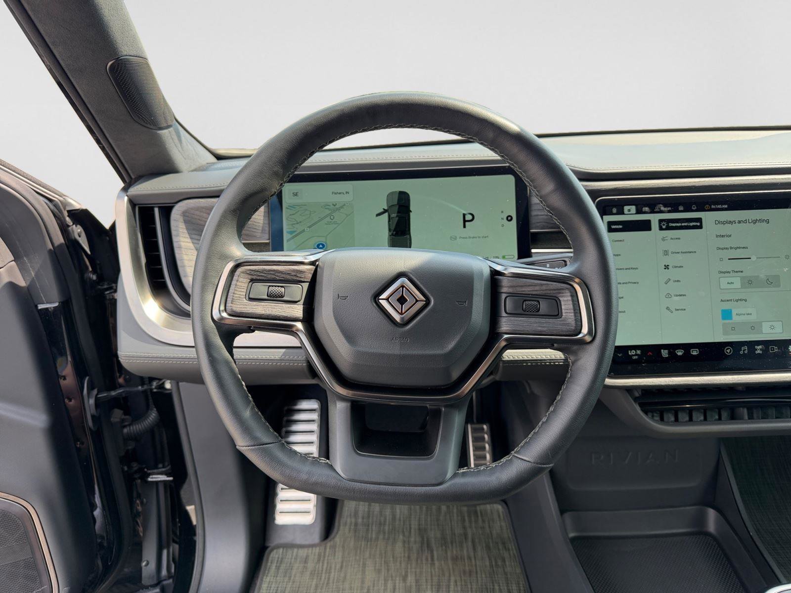 Used 2022 Rivian R1T Adventure image 11