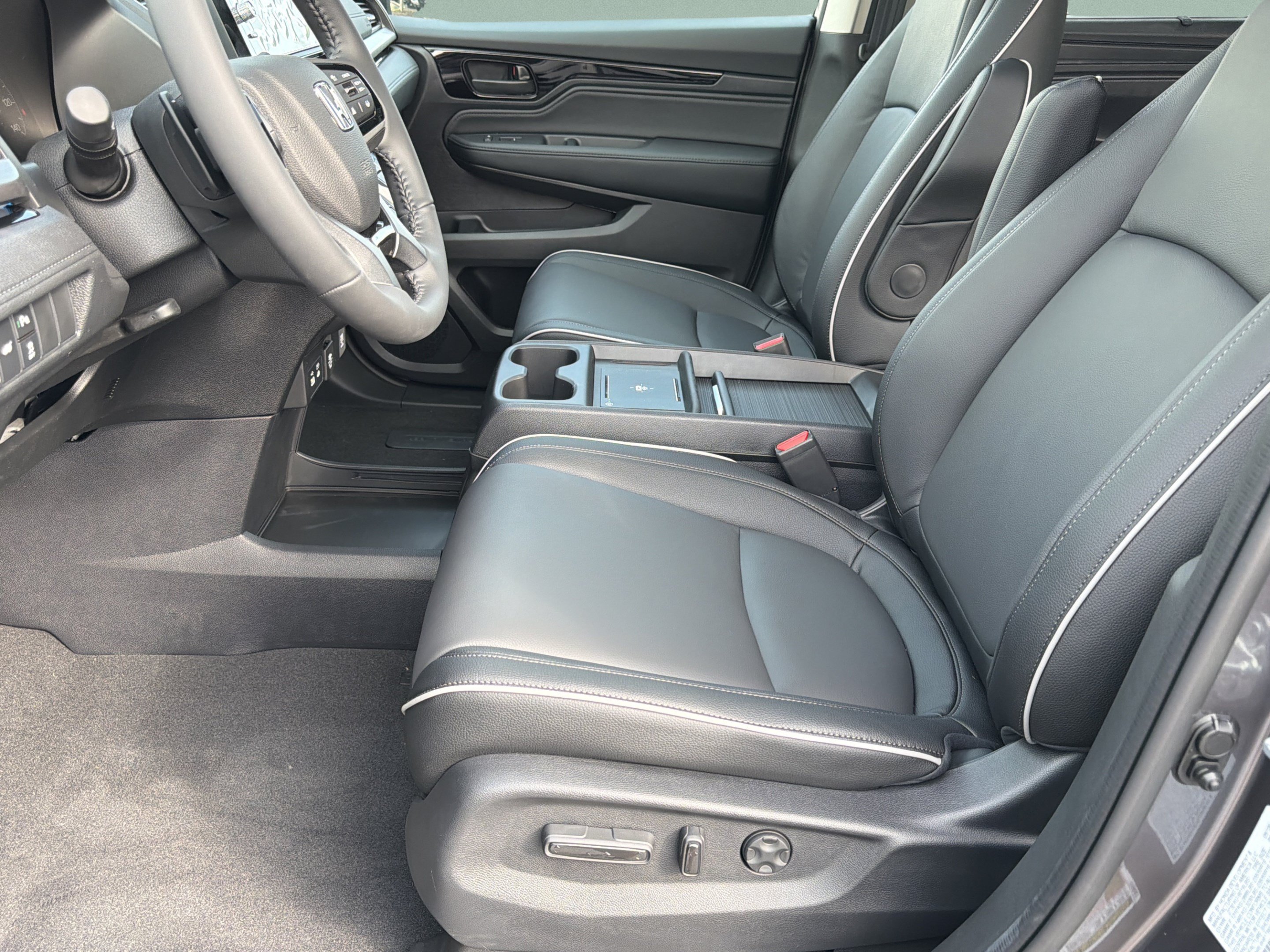 New 2026 Honda Odyssey Touring image 21