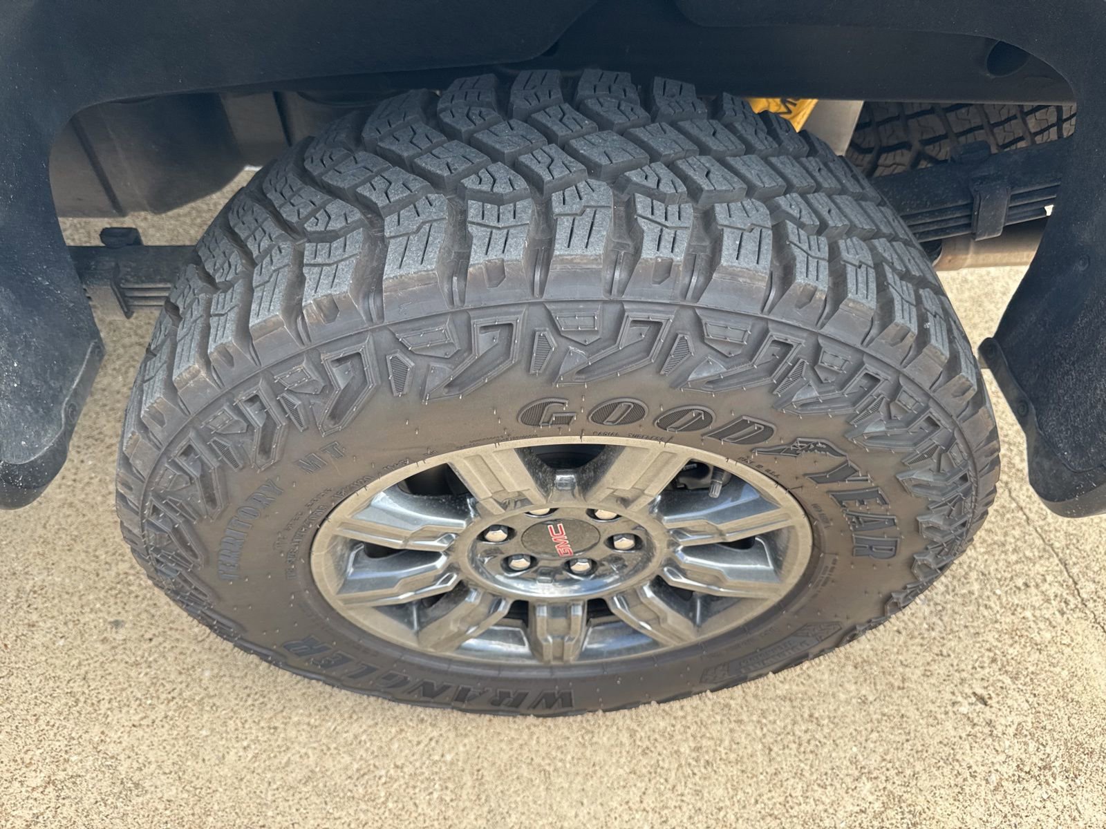 Used 2025 GMC Sierra 1500 AT4X image 3