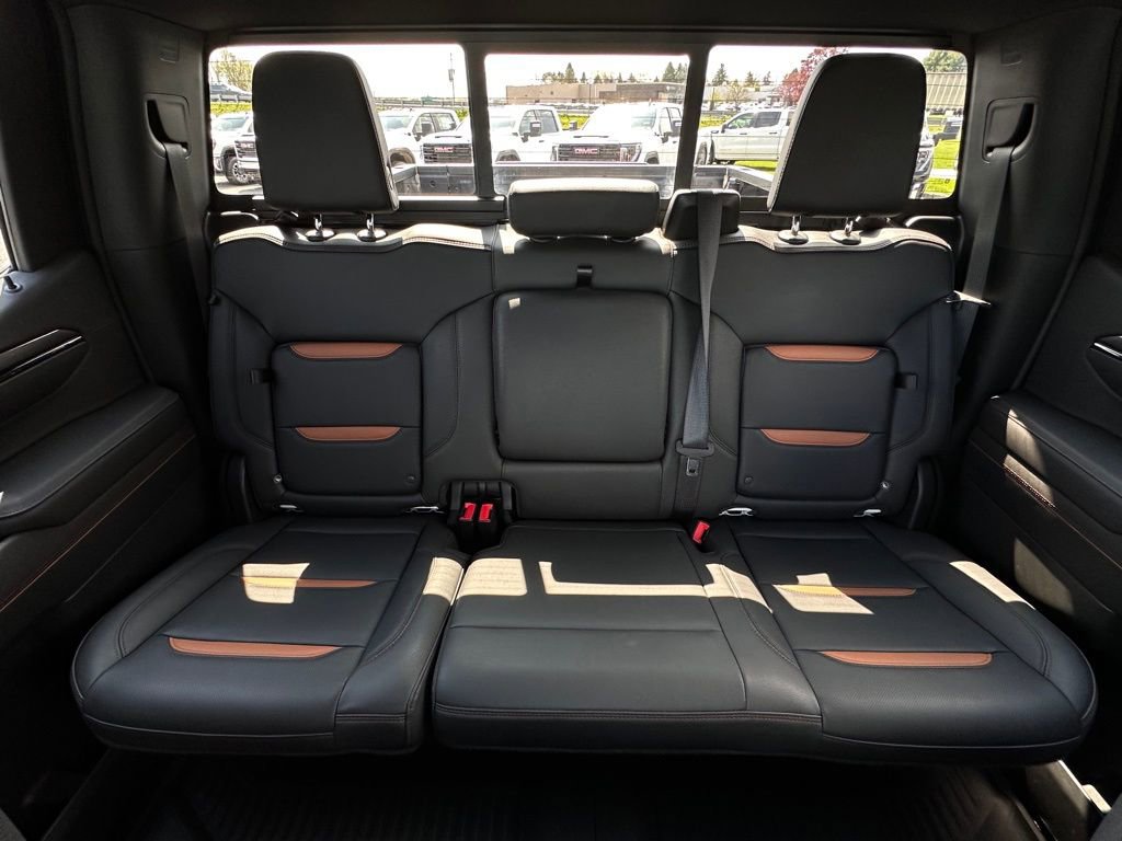 Used 2023 GMC Sierra 1500 AT4 w/ Technology Package AWD/4WD image 29