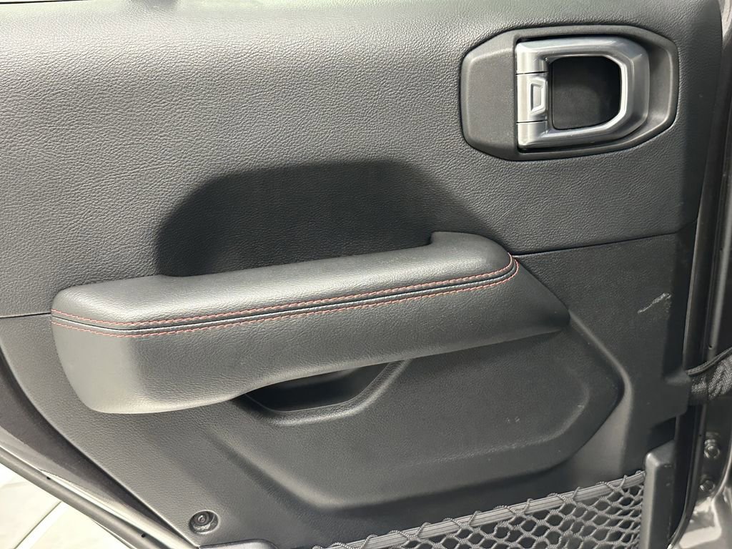 Used 2018 Jeep Wrangler Unlimited Rubicon image 25