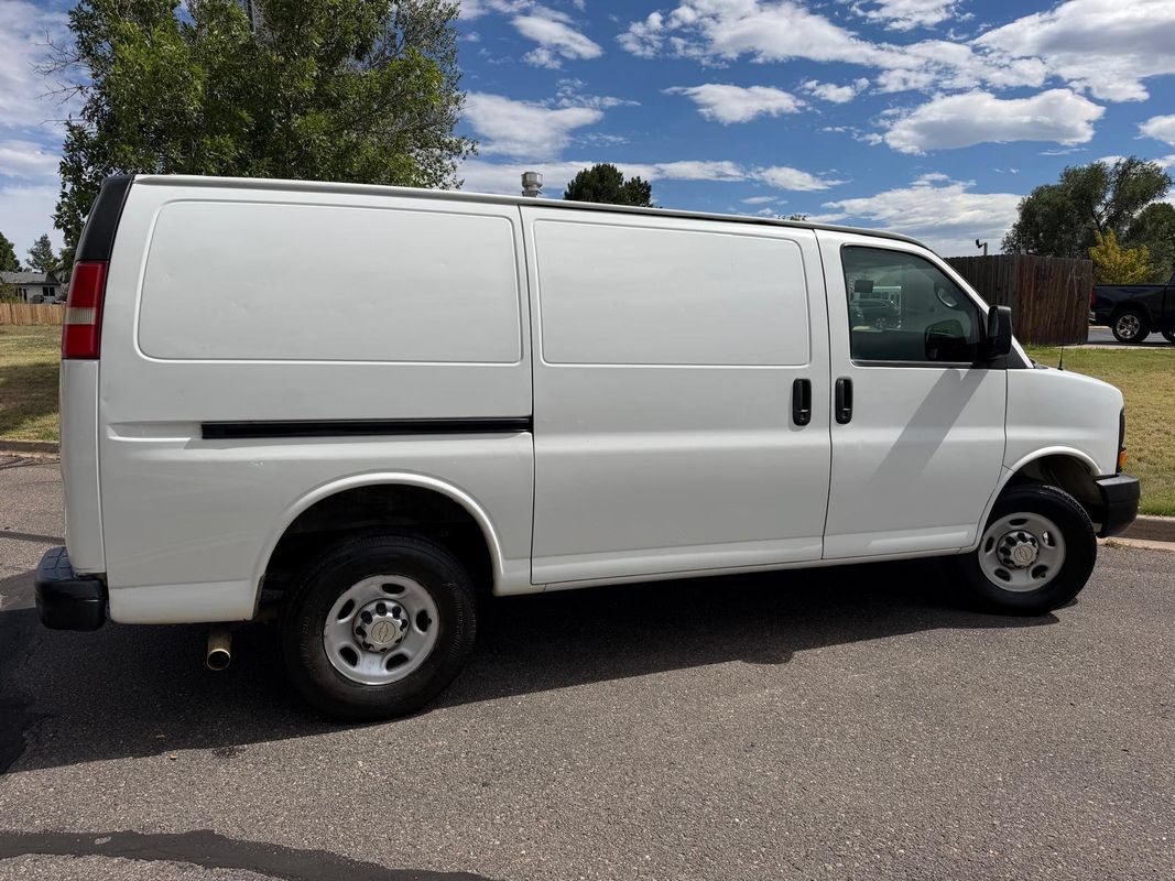 Used 2012 Chevrolet Express 3500 RWD image 4