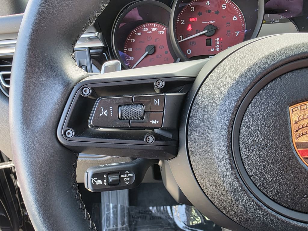 Used 2025 Porsche Macan image 34