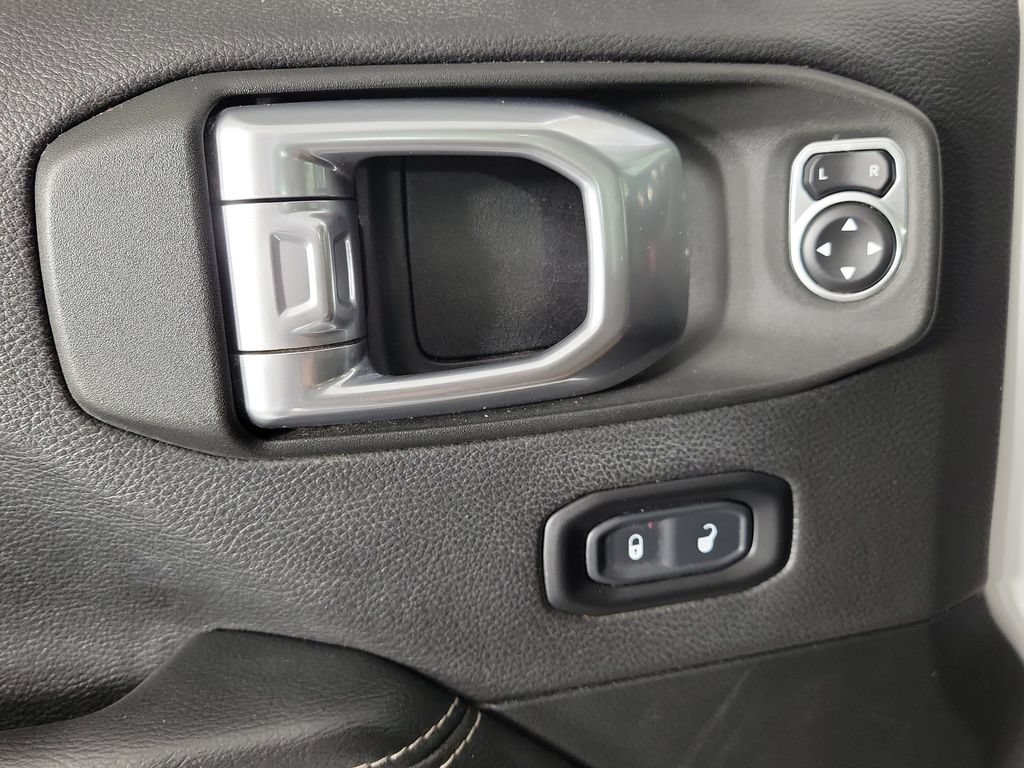 Used 2020 Jeep Gladiator Rubicon AWD/4WD image 15
