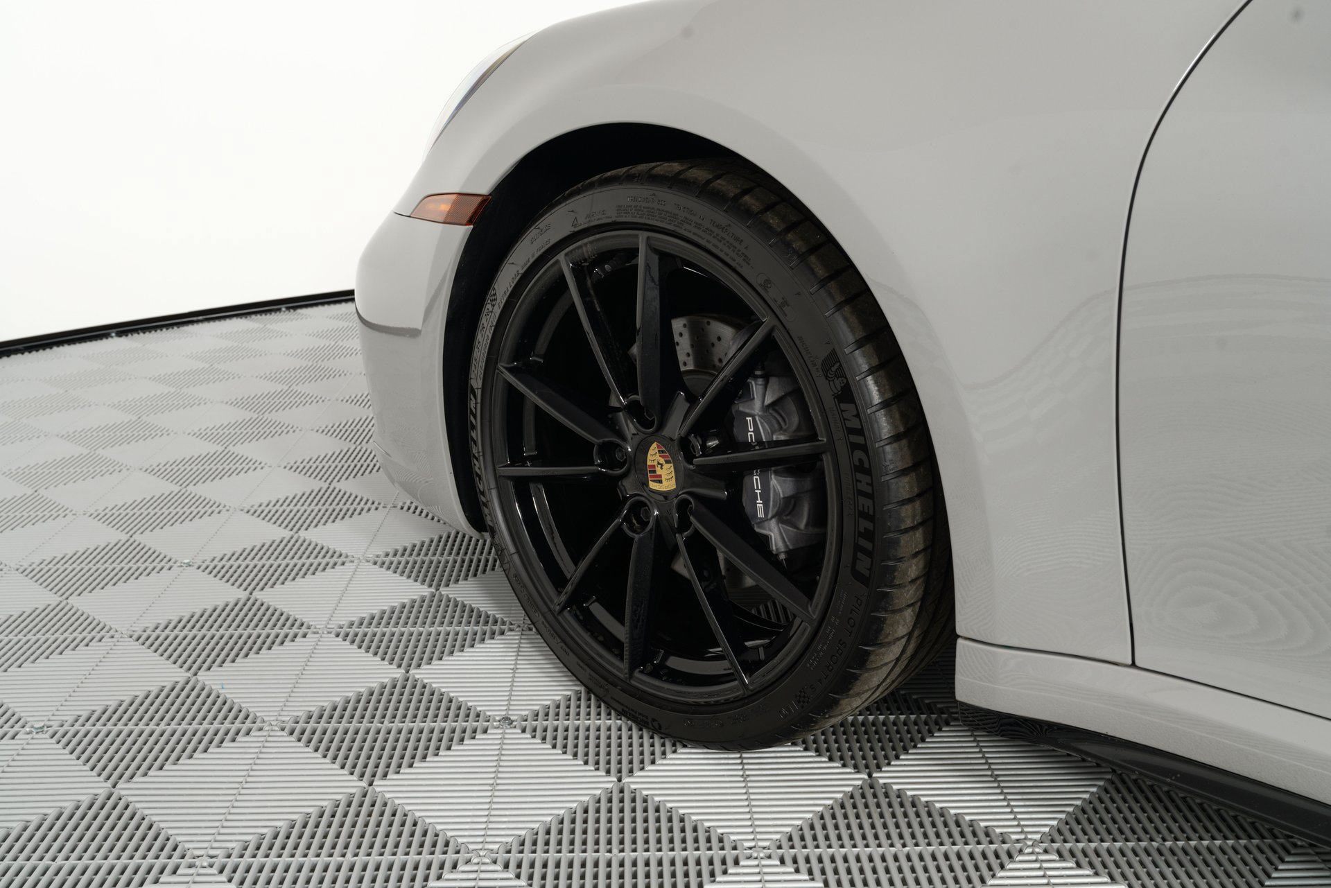 Used 2024 Porsche 911 Carrera image 47