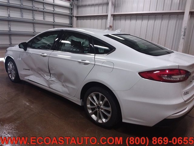 Used 2019 Ford Fusion SE image 3