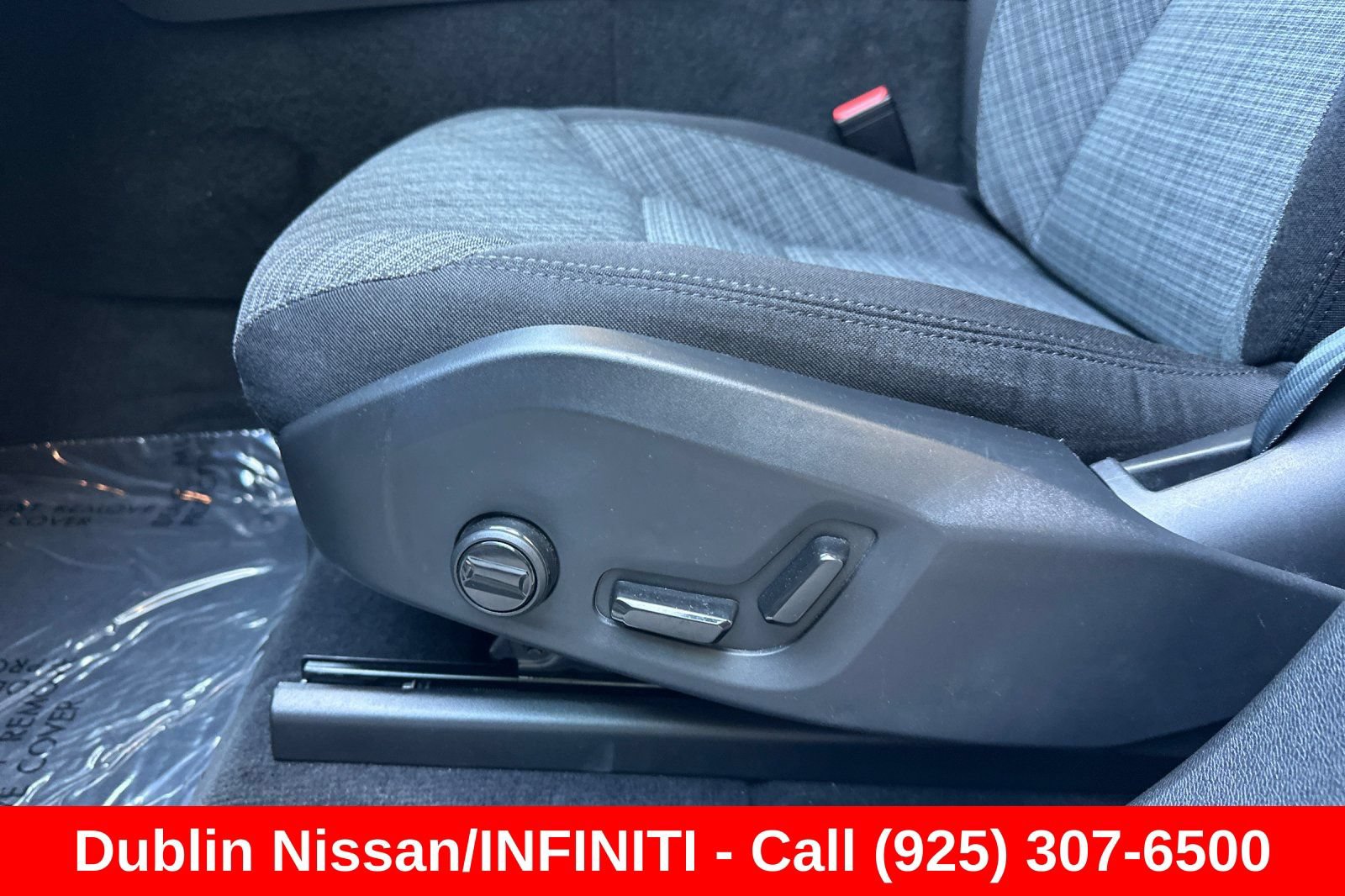 Used 2023 Volvo XC60 B5 Core w/ Protection Package Premier FWD image 14
