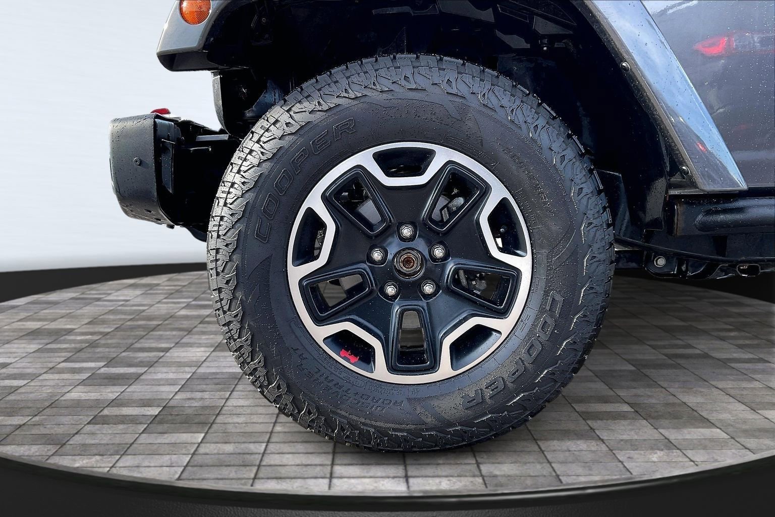 Used 2016 Jeep Wrangler Unlimited Rubicon image 8