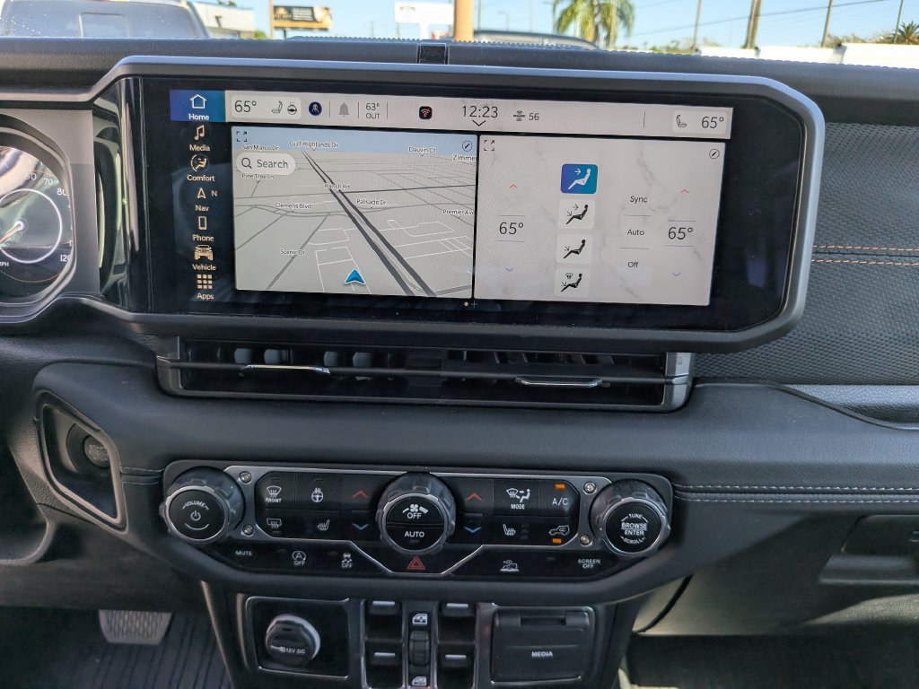 Used 2024 Jeep Gladiator Mojave w/ Technology Group AWD/4WD image 25