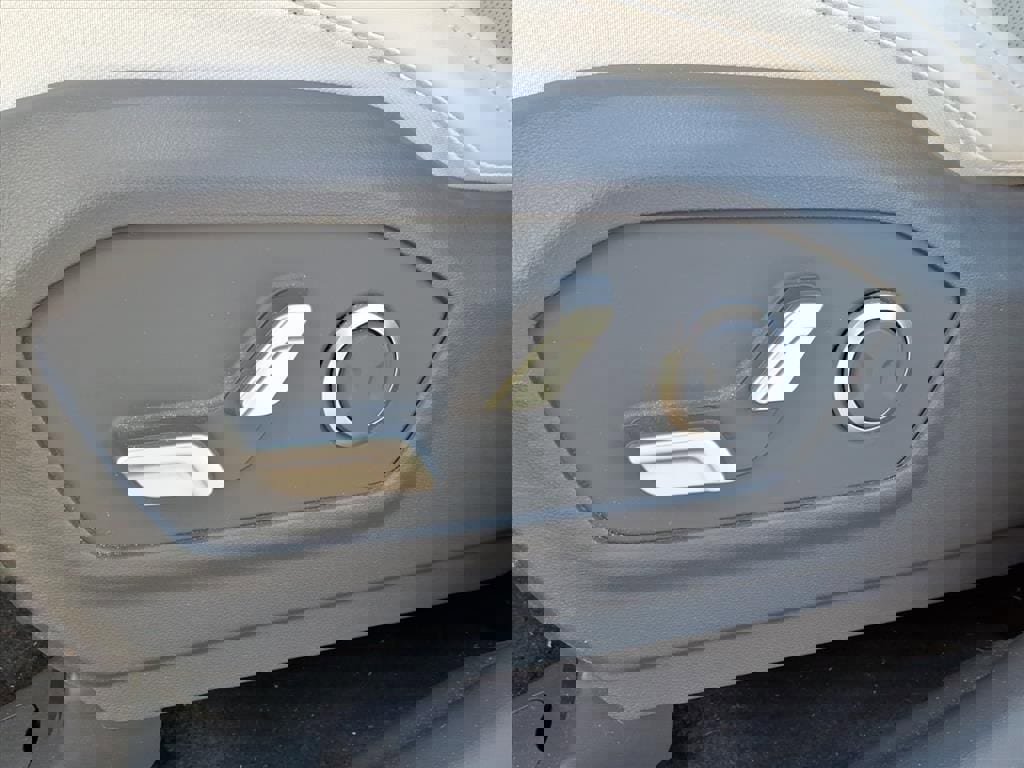 Certified 2024 Hyundai Santa Fe SEL image 4