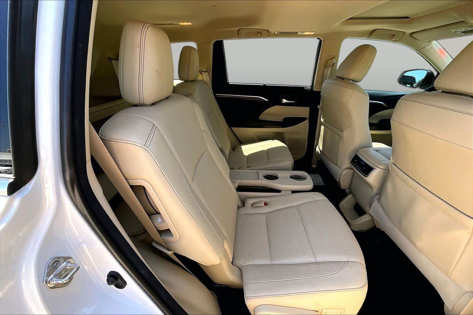 Used 2018 Toyota Highlander Limited FWD image 20