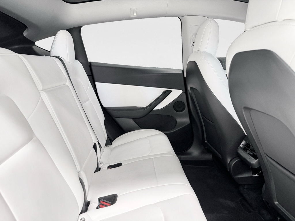 Used 2022 Tesla Model Y Performance AWD/4WD image 21
