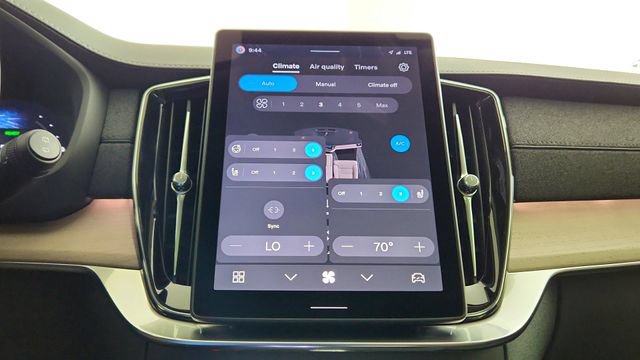 New 2026 Volvo XC90 T8 Core w/ Protection Package Premier AWD/4WD image 23