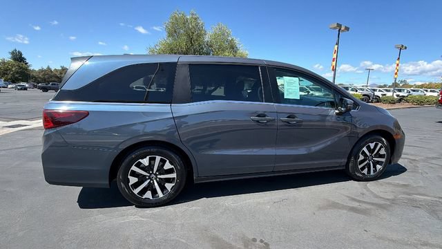 Used 2025 Honda Odyssey EX-L image 3