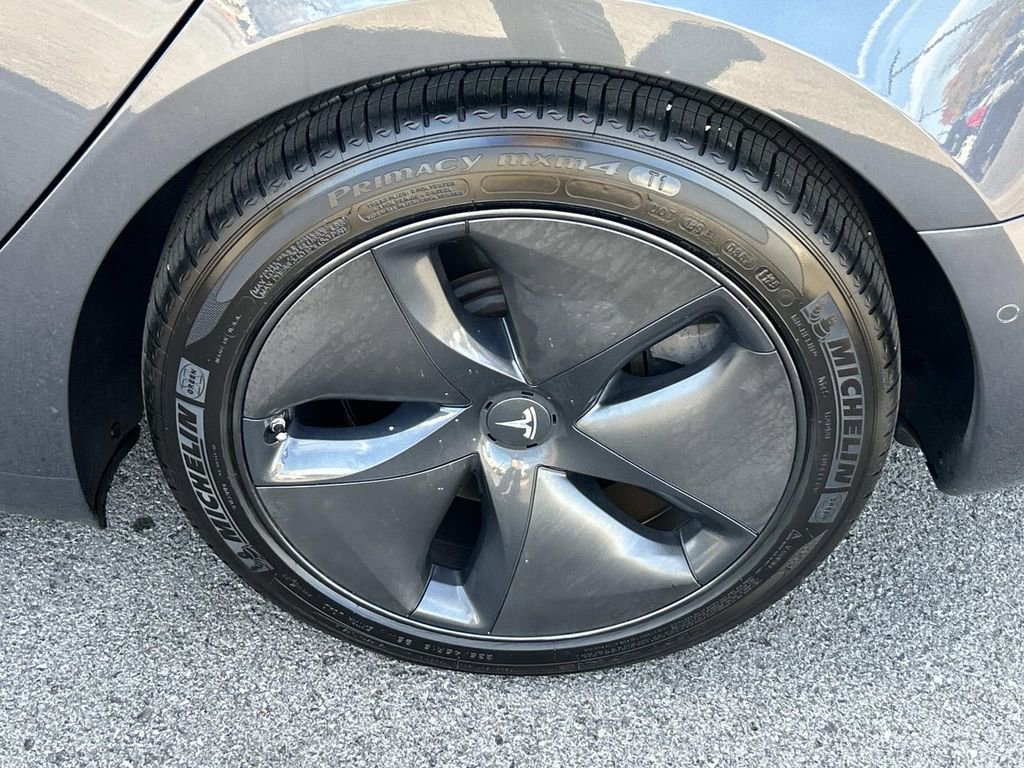 Used 2019 Tesla Model 3 Standard Range Plus image 15