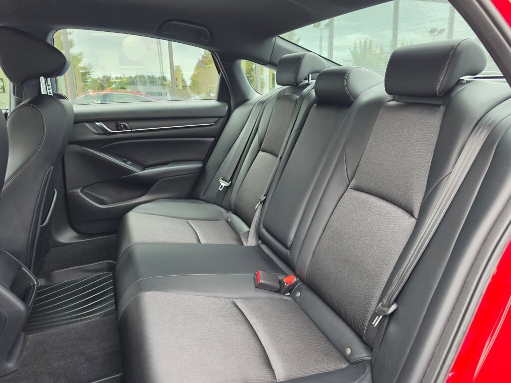 Certified 2018 Honda Accord Sport image 17