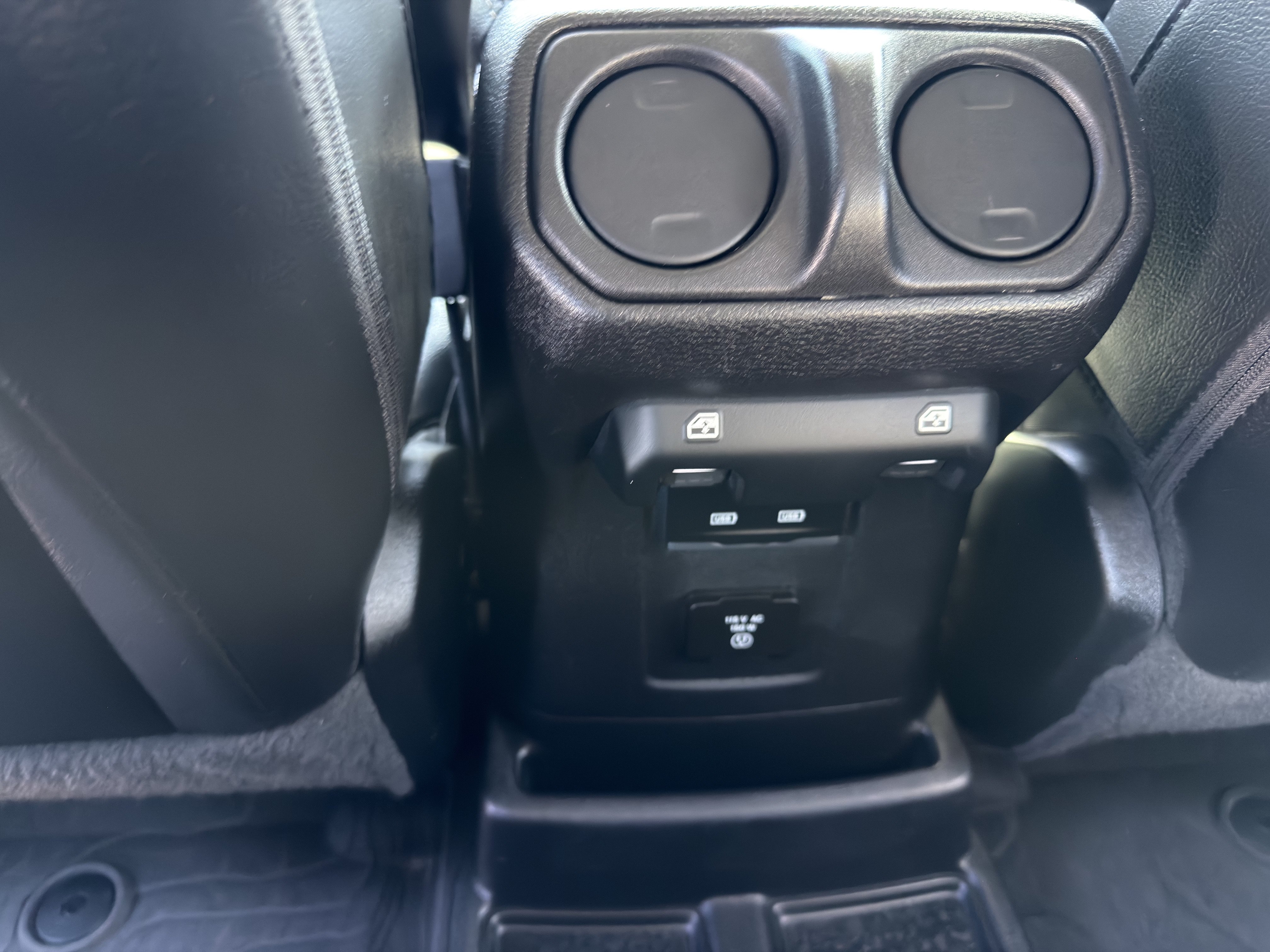Used 2022 Jeep Wrangler Unlimited Sahara w/ Cold Weather Group AWD/4WD image 22