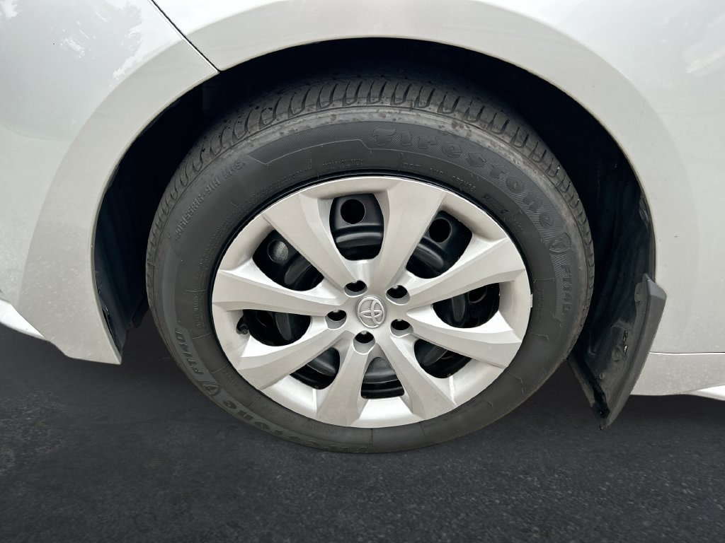 Used 2025 Toyota Corolla LE FWD image 10
