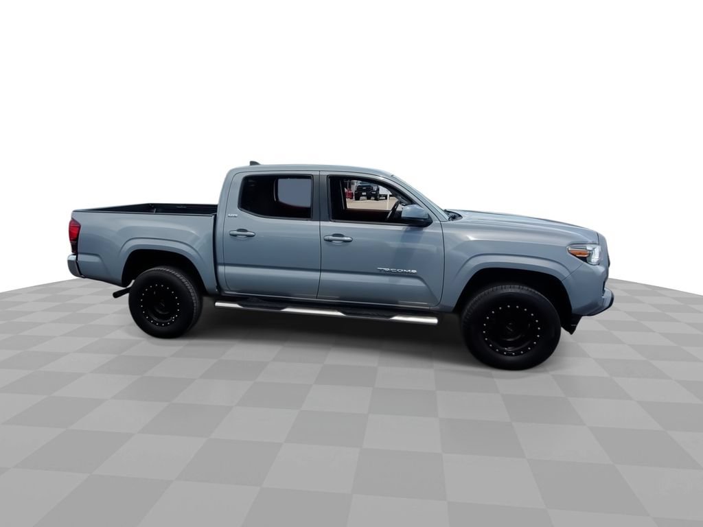 Used 2020 Toyota Tacoma SR5 RWD image 9