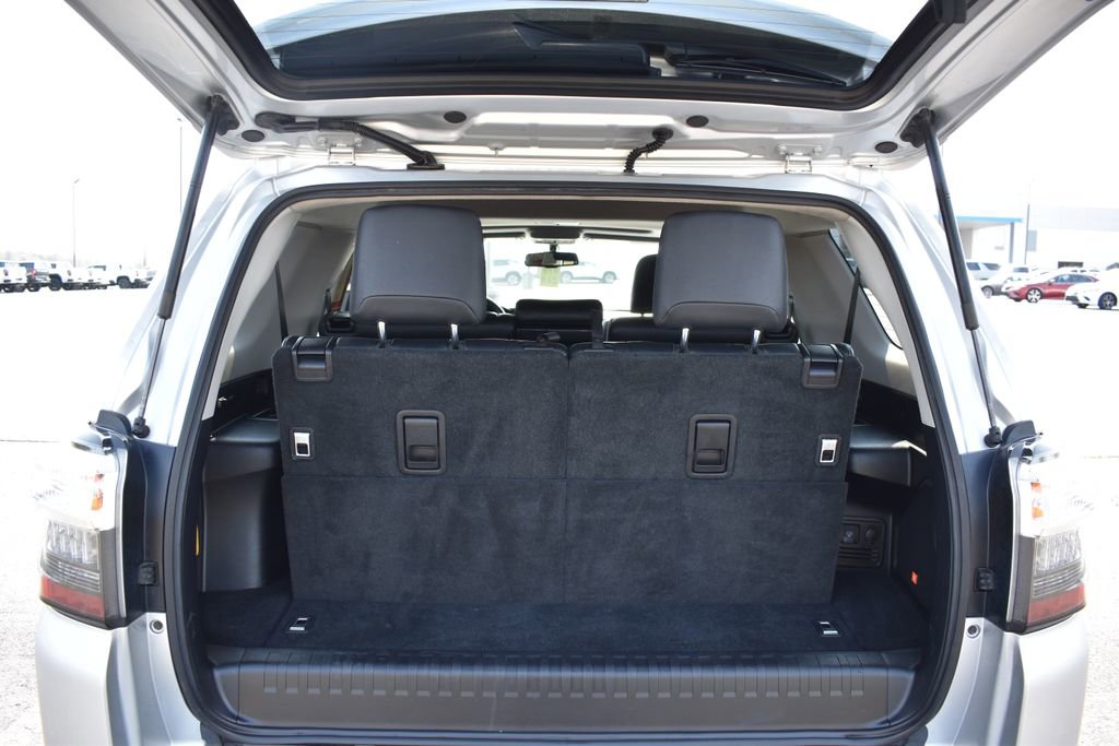 Used 2016 Toyota 4Runner Limited image 6