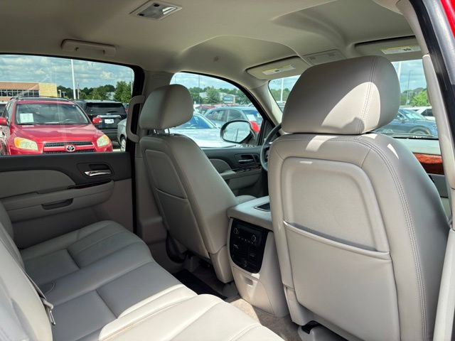 Used 2010 Chevrolet Avalanche LT w/ Luxury Package AWD/4WD image 22