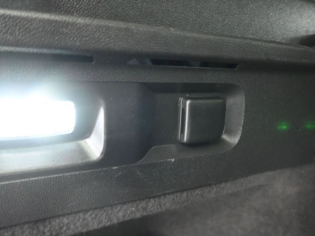Used 2023 Buick Envision Essence w/ Sport Touring Package FWD image 46